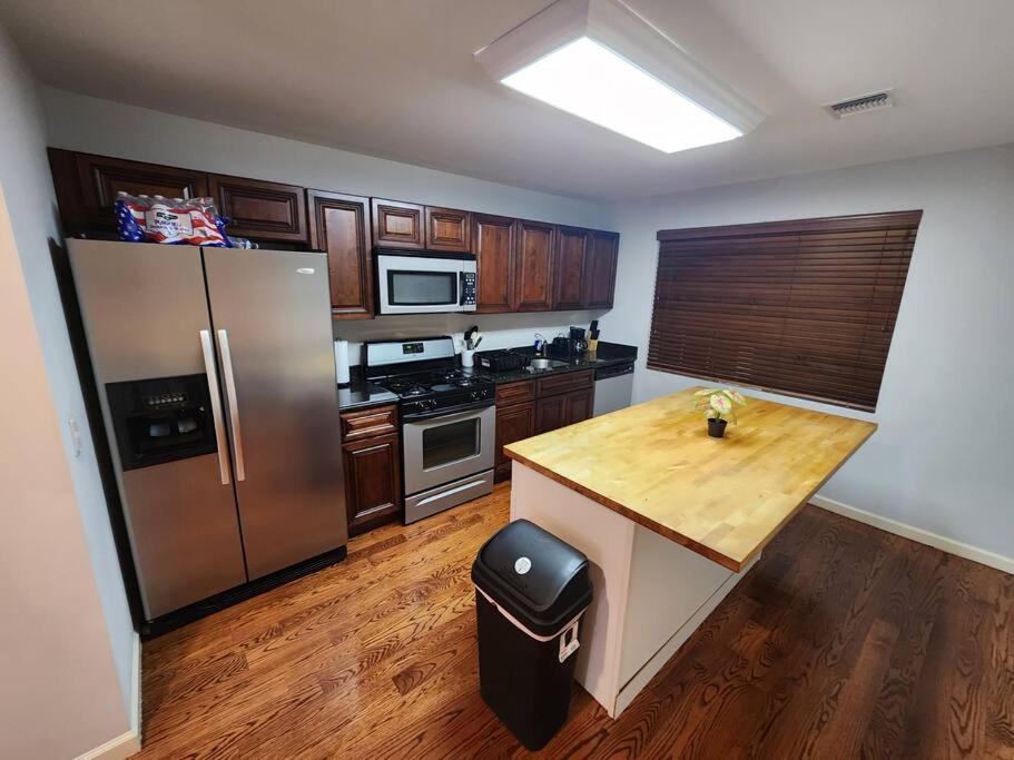 Luxury 2 Bed Apt, Mins To Nyc! Union City Exterior foto